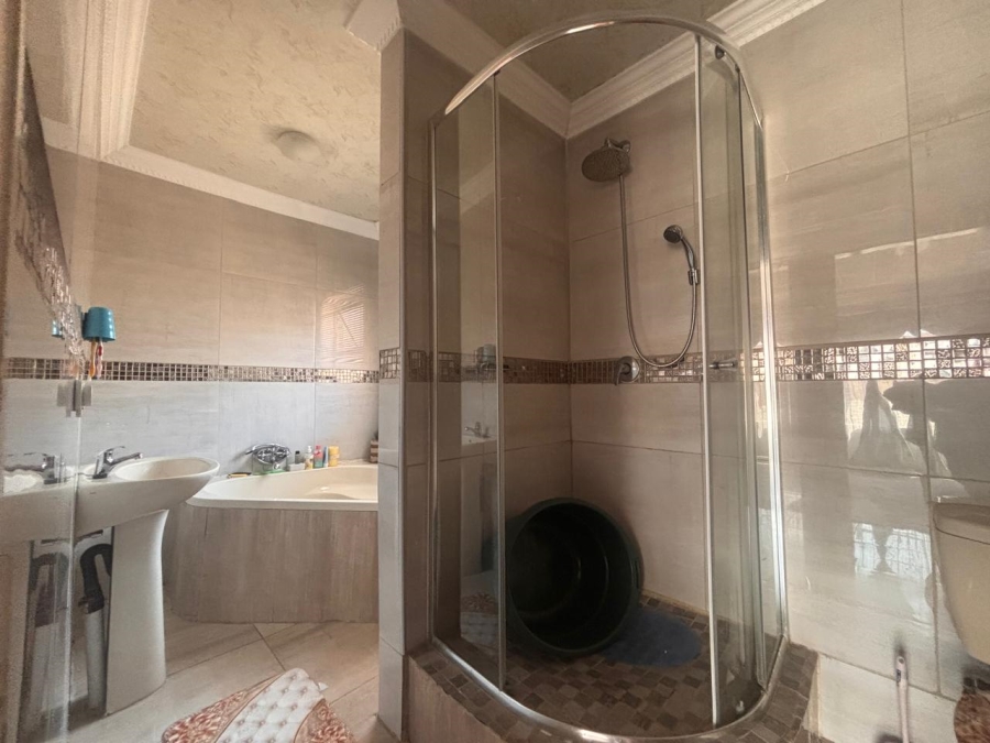 To Let 3 Bedroom Property for Rent in Mandela View Free State